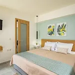 Olga's Organic Garden For A Couple! With Wifi & Ac *