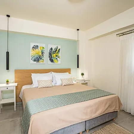Holiday home Olga's Organic Garden For A Couple! With Wifi & Ac *