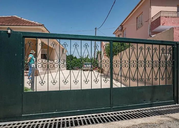 Olga's Organic Garden For A Couple! With Wifi & Ac