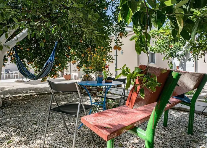 Olga's Organic Garden For A Couple! With Wifi & Ac Holiday home