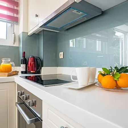 Holiday home Olga's Organic Garden For A Couple! With Wifi & Ac *